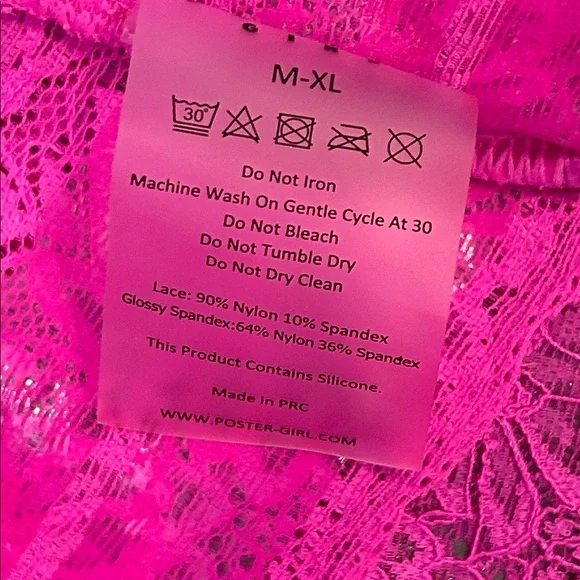 Poster Girl Ava Shorts in Harlot Pink - Picture 10 of 10